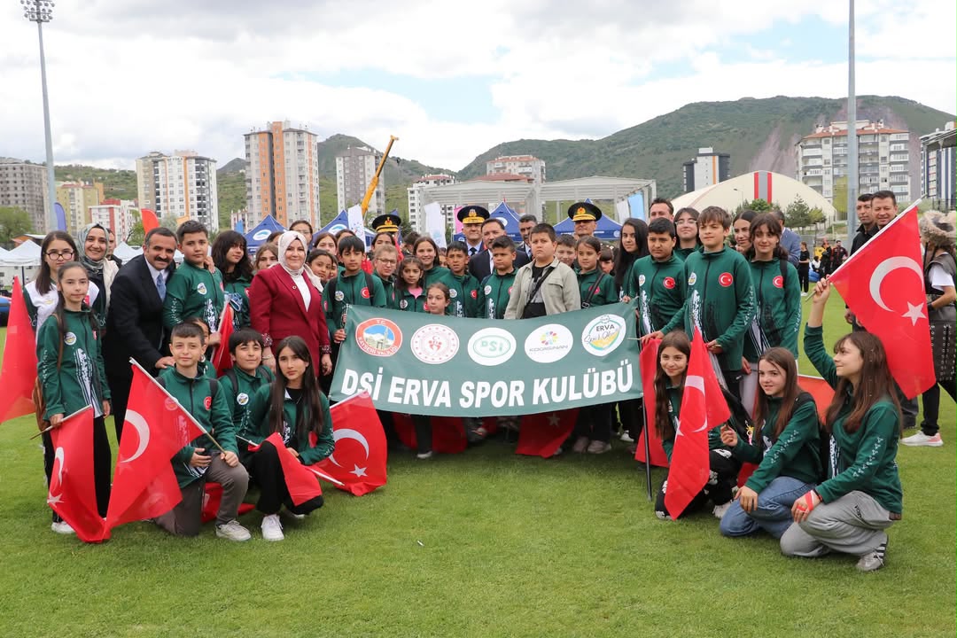 19 MAYIS COŞKUSUNDA ERVADA YERİNİ ALDI