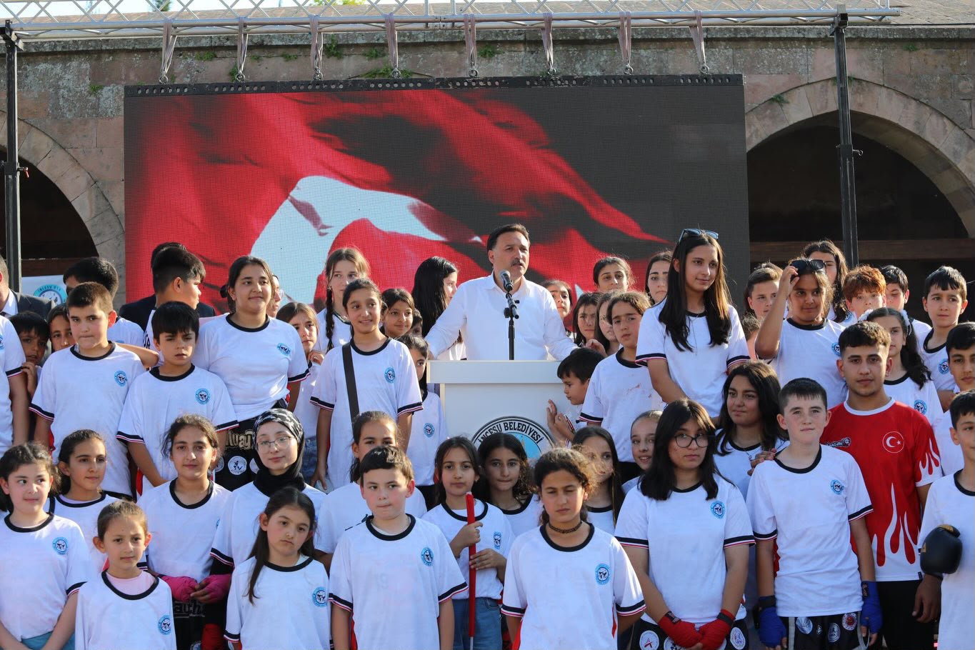 ERVA SPOR OKULLARI YAZ OKULU AÇILIŞINDA BÜYÜK COŞKU