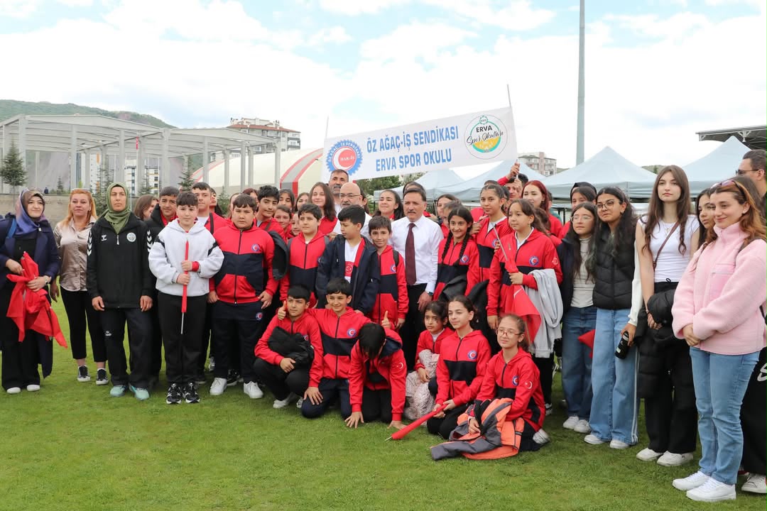 19 MAYIS COŞKUSUNDA ERVADA YERİNİ ALDI
